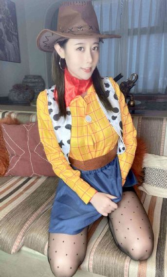 日韩美女免费播放一级毛片j-首映电影无删减版