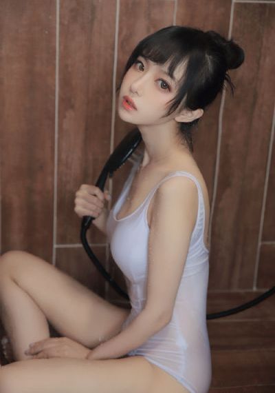 健身单男就这样抱着操老婆-神马不卡免费高清观看