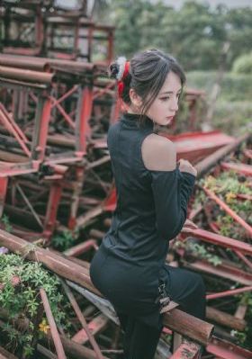 她们全家帮着我们偷情-超前点播中文字幕